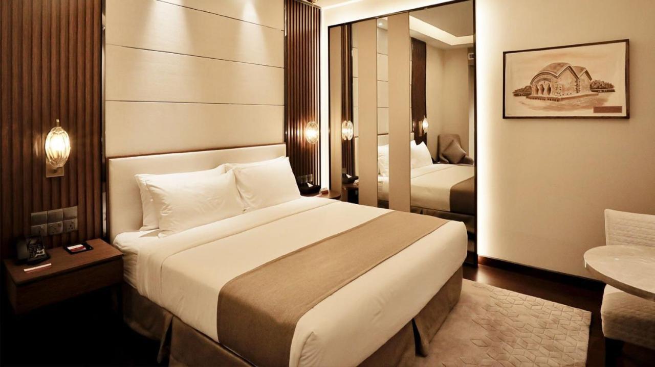 Best Western Plus Maya - Luxury Collection Hotel Dhaka Exterior photo