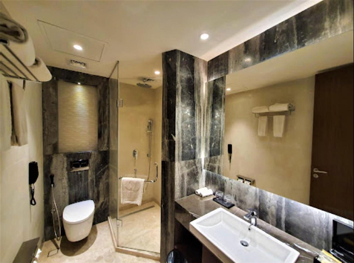 Best Western Plus Maya - Luxury Collection Hotel Dhaka Exterior photo