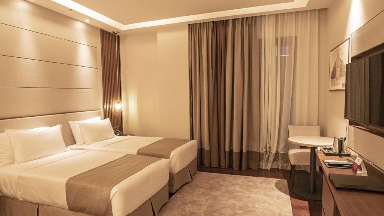 Best Western Plus Maya - Luxury Collection Hotel Dhaka Exterior photo
