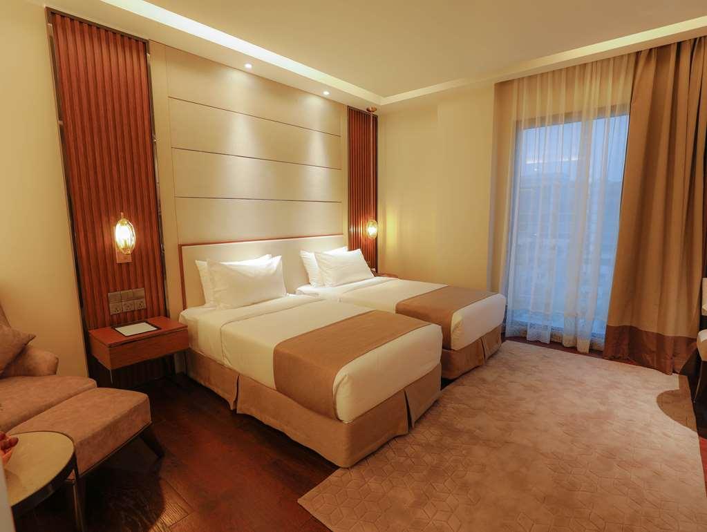 Best Western Plus Maya - Luxury Collection Hotel Dhaka Room photo